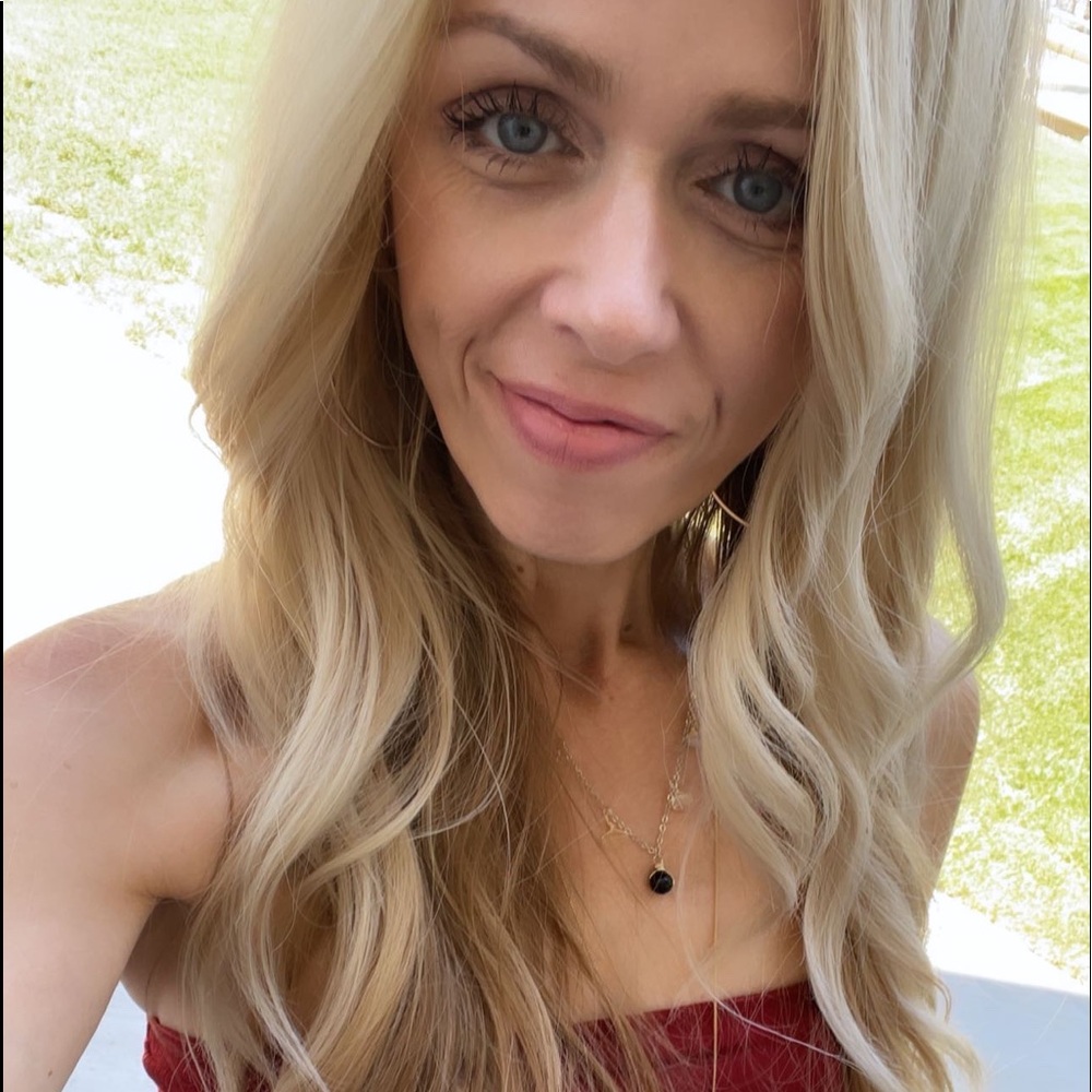 Meet your Posher, Melissa